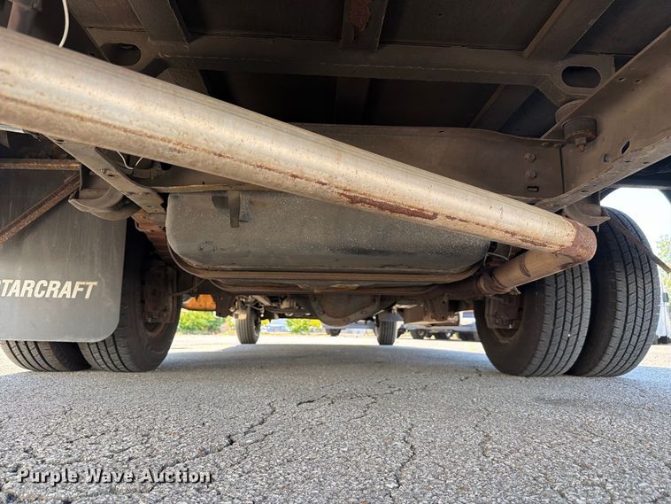 image for item FC3417 2003 Ford E350 shuttle bus
