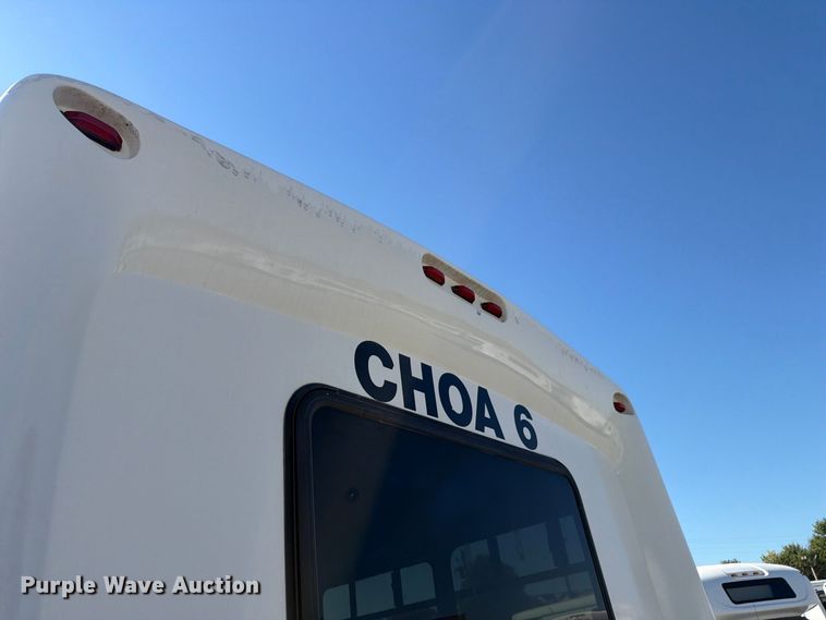 image for item FC3418 2016 Ford E450 shuttle bus