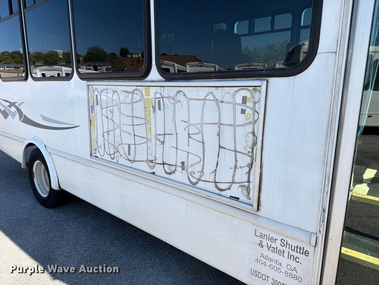 image for item FC3418 2016 Ford E450 shuttle bus
