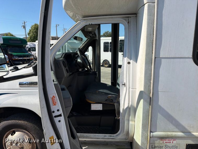 image for item FC3418 2016 Ford E450 shuttle bus