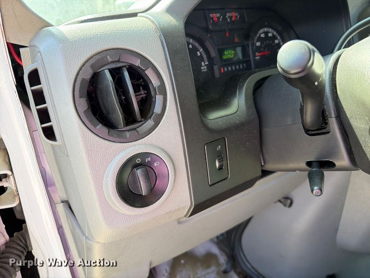 image for item FC3418 2016 Ford E450 shuttle bus