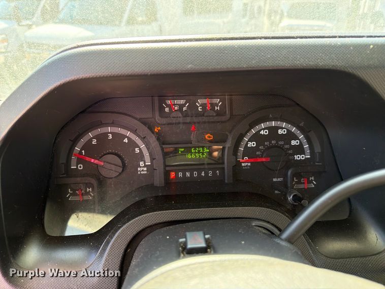 image for item FC3418 2016 Ford E450 shuttle bus