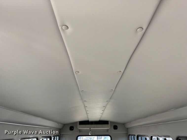 image for item FC3418 2016 Ford E450 shuttle bus
