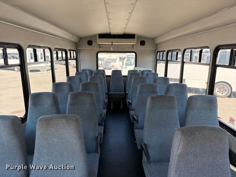 image for item FC3418 2016 Ford E450 shuttle bus