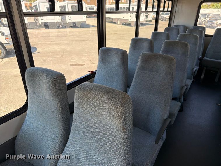 image for item FC3418 2016 Ford E450 shuttle bus