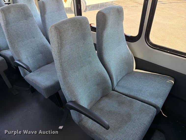image for item FC3418 2016 Ford E450 shuttle bus