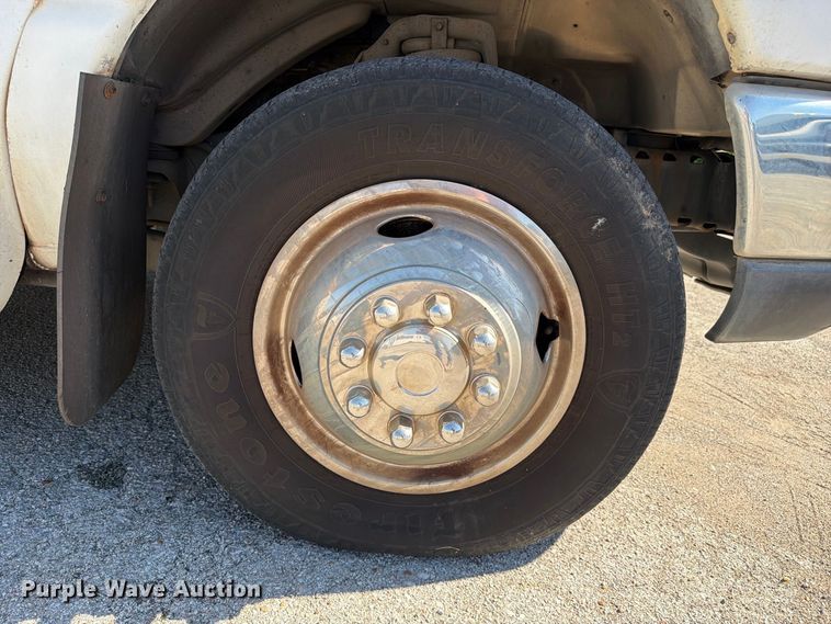 image for item FC3418 2016 Ford E450 shuttle bus