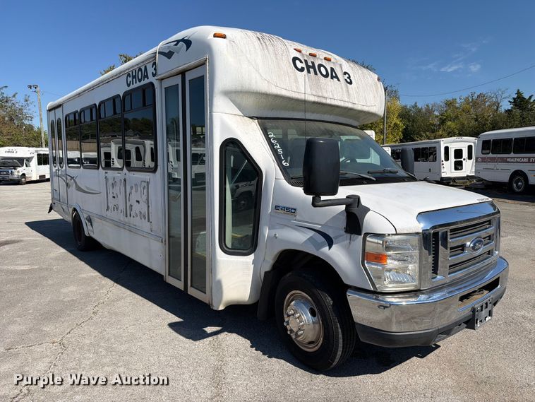 image for item FC3419 2016 Starcraft Ford E450 shuttle bus