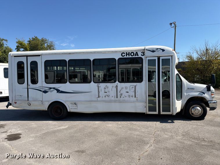 image for item FC3419 2016 Starcraft Ford E450 shuttle bus