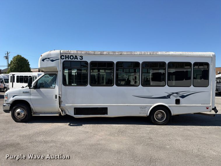 image for item FC3419 2016 Starcraft Ford E450 shuttle bus