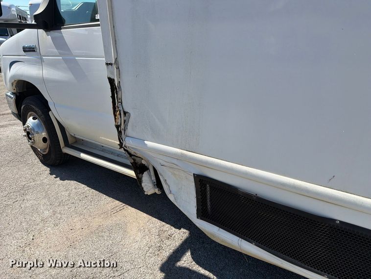 image for item FC3419 2016 Starcraft Ford E450 shuttle bus