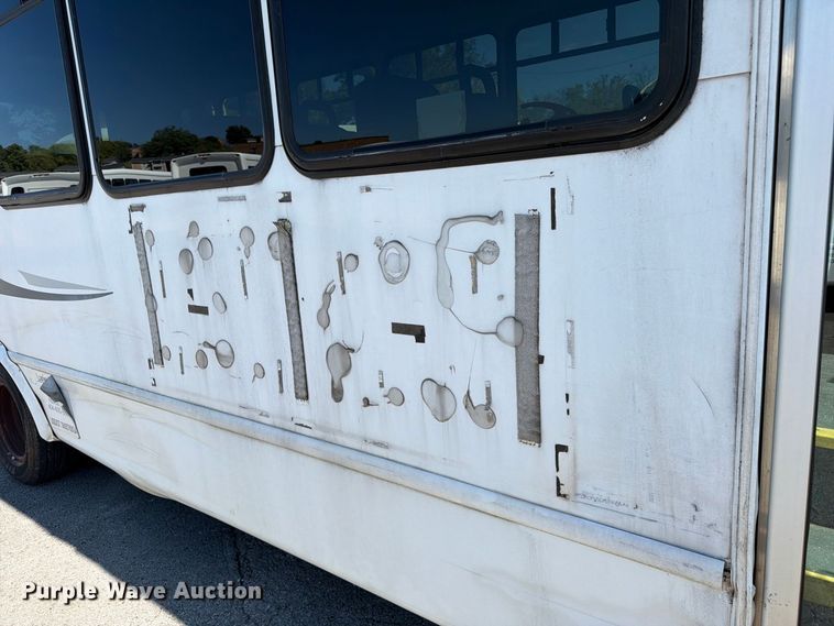 image for item FC3419 2016 Starcraft Ford E450 shuttle bus