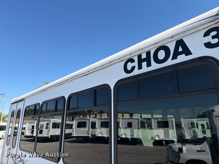image for item FC3419 2016 Starcraft Ford E450 shuttle bus