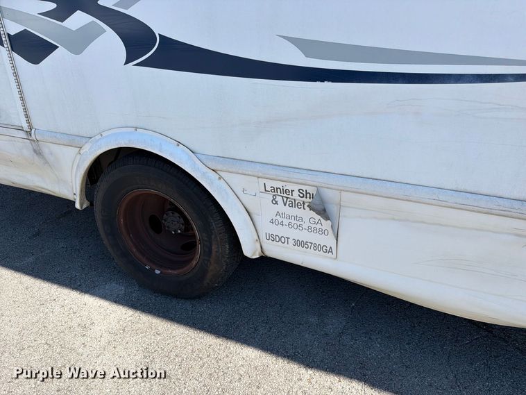 image for item FC3419 2016 Starcraft Ford E450 shuttle bus