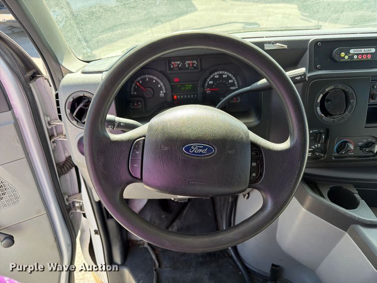 image for item FC3419 2016 Starcraft Ford E450 shuttle bus