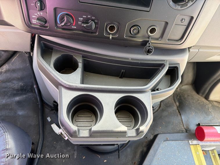 image for item FC3419 2016 Starcraft Ford E450 shuttle bus