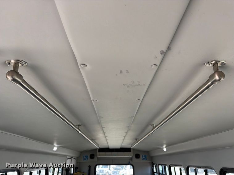 image for item FC3419 2016 Starcraft Ford E450 shuttle bus