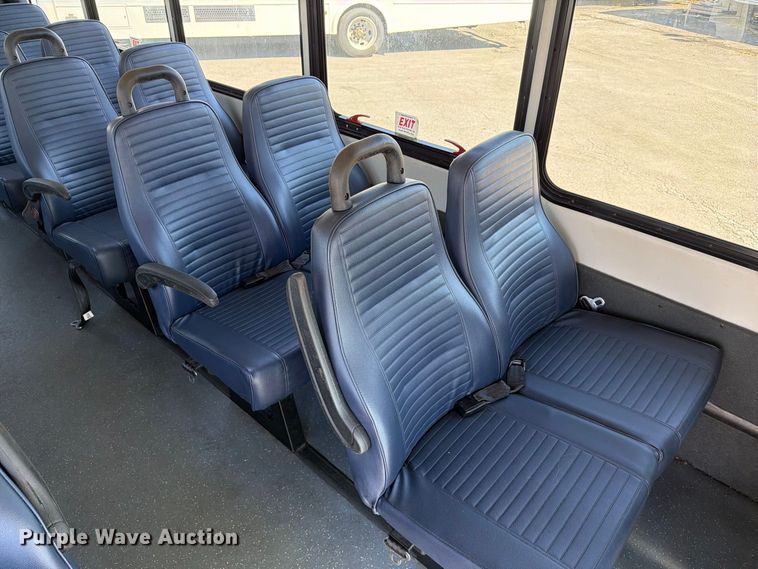 image for item FC3419 2016 Starcraft Ford E450 shuttle bus