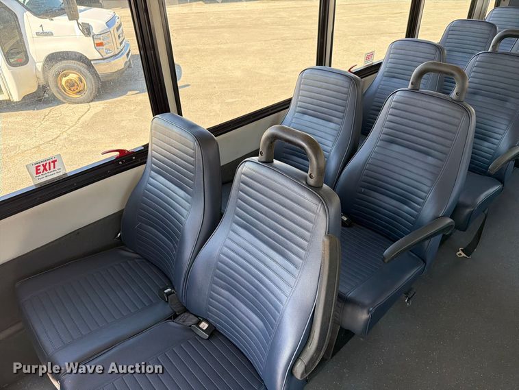 image for item FC3419 2016 Starcraft Ford E450 shuttle bus