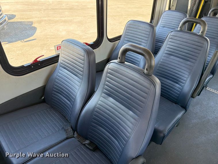 image for item FC3419 2016 Starcraft Ford E450 shuttle bus