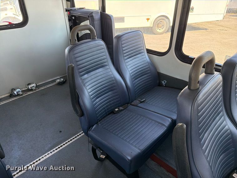 image for item FC3419 2016 Starcraft Ford E450 shuttle bus