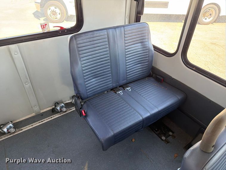 image for item FC3419 2016 Starcraft Ford E450 shuttle bus