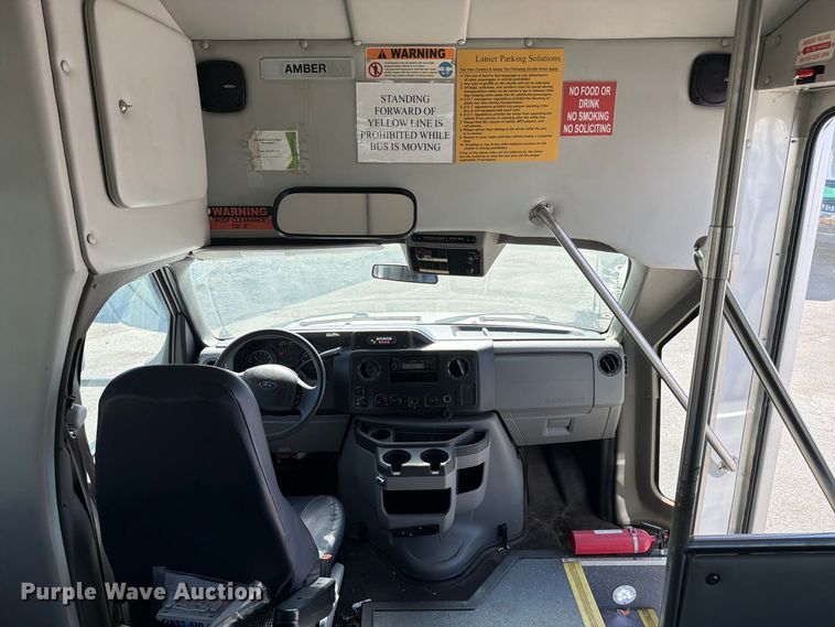 image for item FC3419 2016 Starcraft Ford E450 shuttle bus