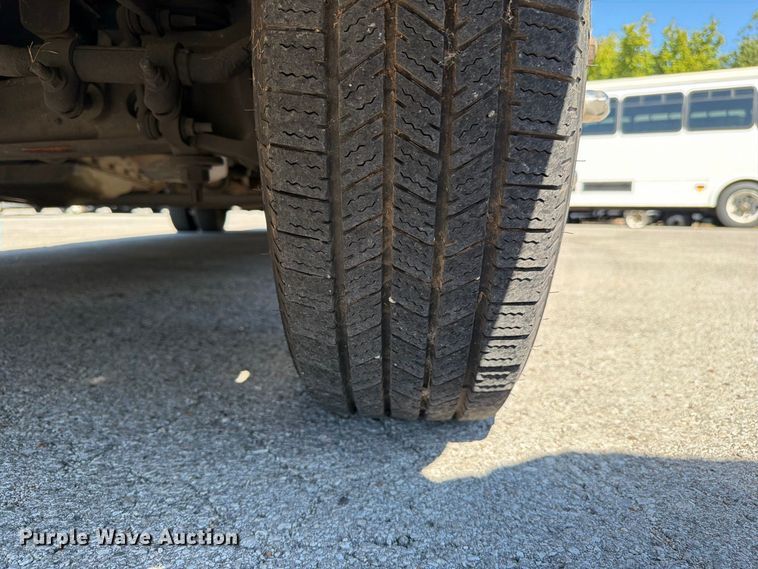 image for item FC3419 2016 Starcraft Ford E450 shuttle bus