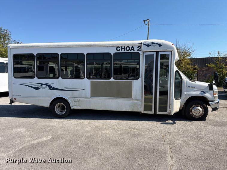 image for item FC3420 2016 Starcraft Ford E450 shuttle bus