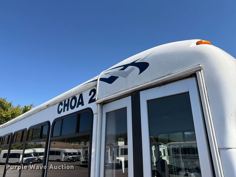 image for item FC3420 2016 Starcraft Ford E450 shuttle bus