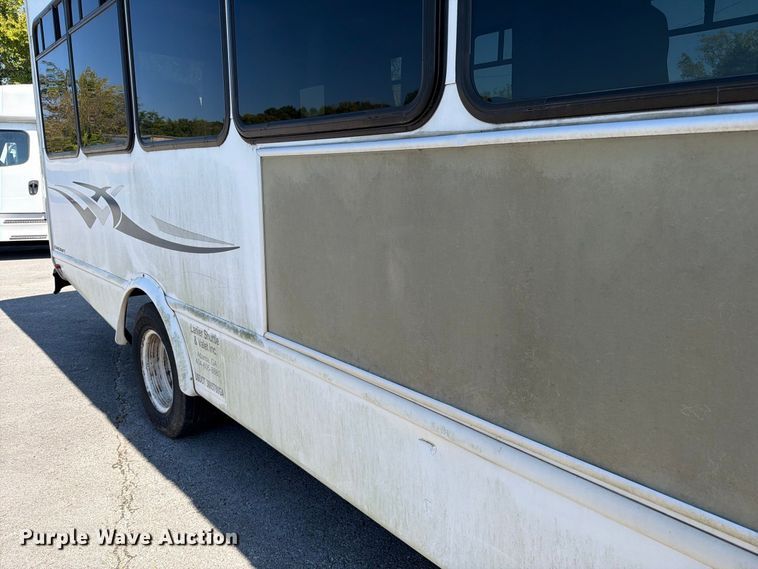 image for item FC3420 2016 Starcraft Ford E450 shuttle bus