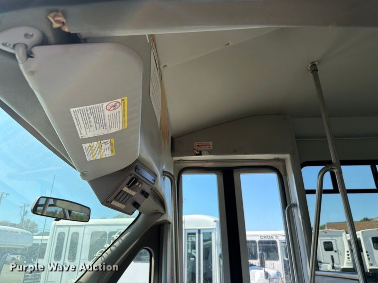 image for item FC3420 2016 Starcraft Ford E450 shuttle bus