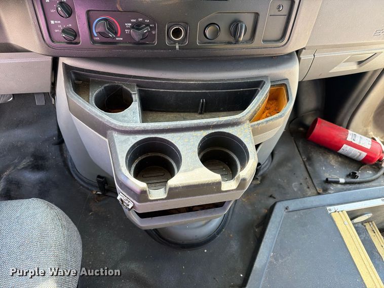 image for item FC3420 2016 Starcraft Ford E450 shuttle bus