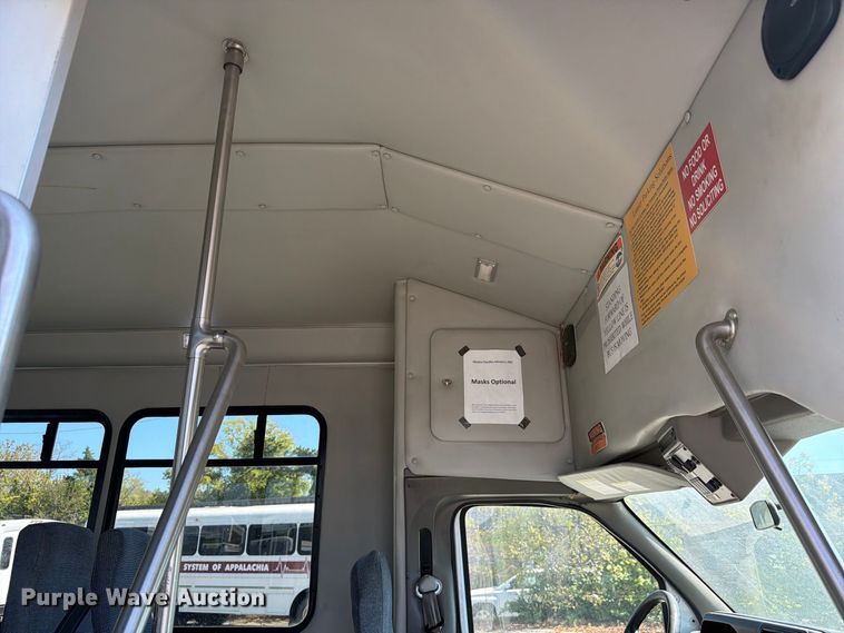 image for item FC3420 2016 Starcraft Ford E450 shuttle bus