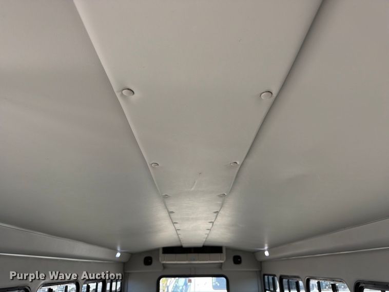 image for item FC3420 2016 Starcraft Ford E450 shuttle bus