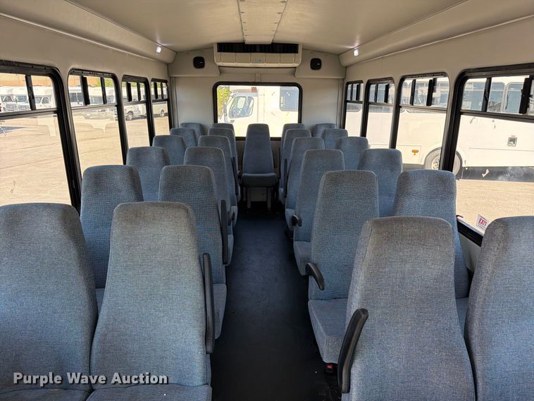image for item FC3420 2016 Starcraft Ford E450 shuttle bus