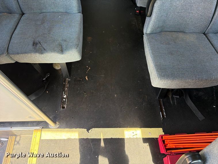 image for item FC3420 2016 Starcraft Ford E450 shuttle bus