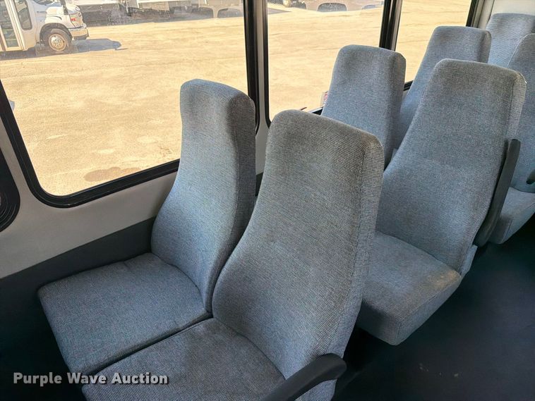 image for item FC3420 2016 Starcraft Ford E450 shuttle bus