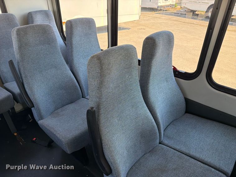 image for item FC3420 2016 Starcraft Ford E450 shuttle bus