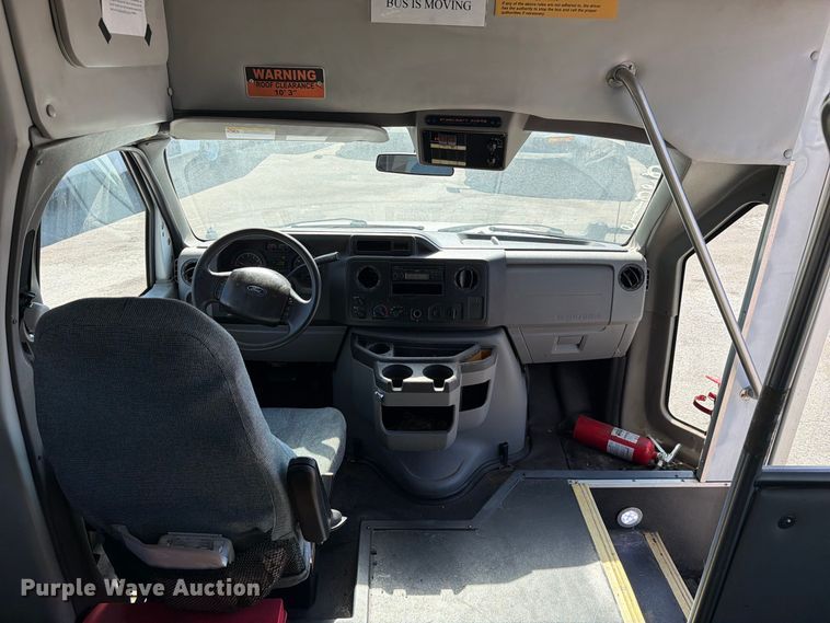 image for item FC3420 2016 Starcraft Ford E450 shuttle bus