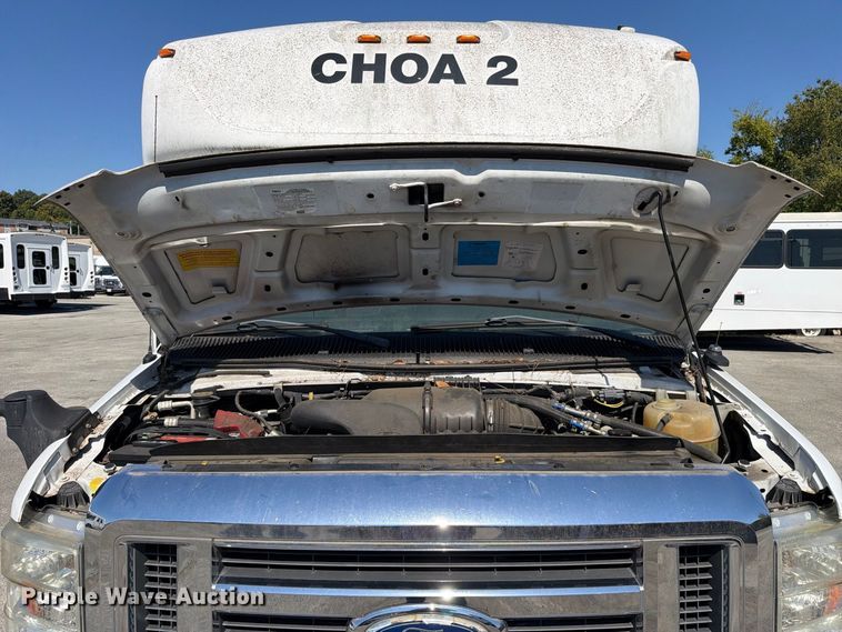image for item FC3420 2016 Starcraft Ford E450 shuttle bus