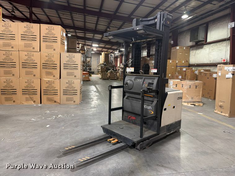 image for item FC3456 2019 Crown SP3520-30 order picker
