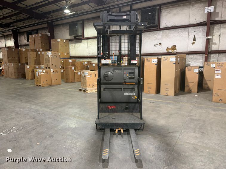 image for item FC3456 2019 Crown SP3520-30 order picker