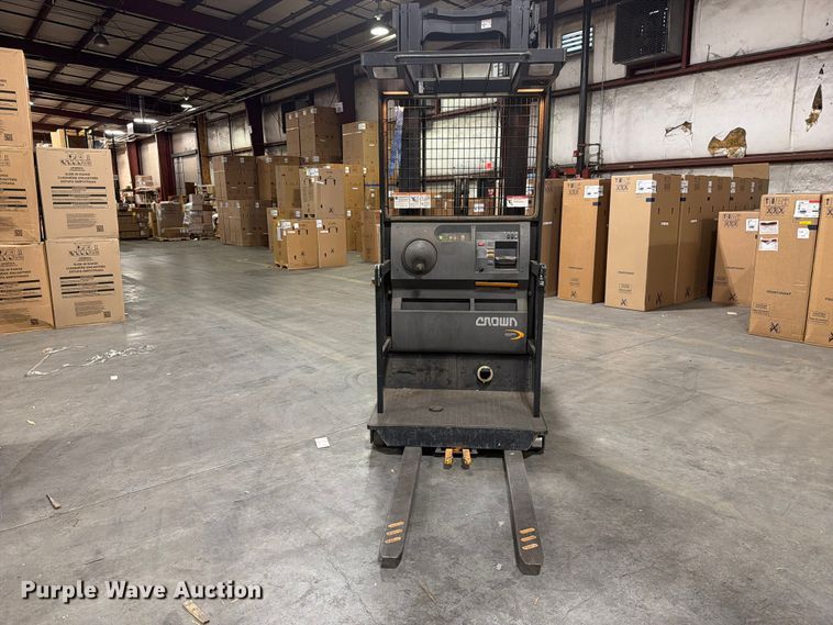 image for item FC3457 2018 Crown SP3520-30 order picker