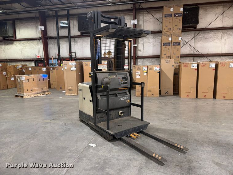 image for item FC3457 2018 Crown SP3520-30 order picker