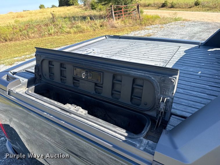 image for item FC4323 2017 Chevrolet Silverado 1500 Crew Cab pickup truck