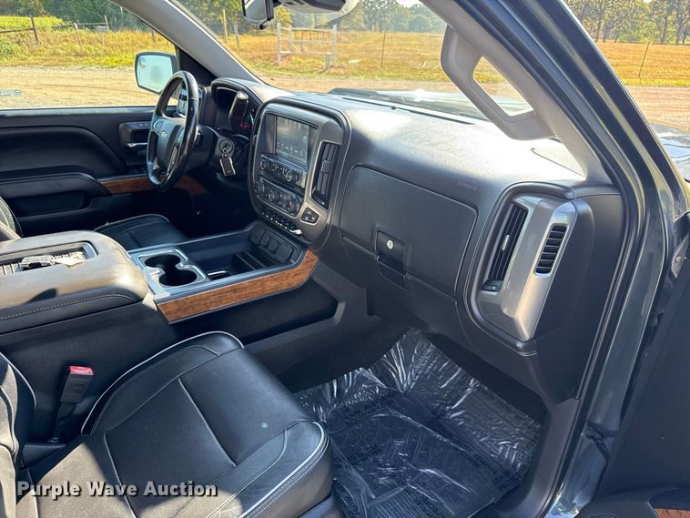 image for item FC4323 2017 Chevrolet Silverado 1500 Crew Cab pickup truck