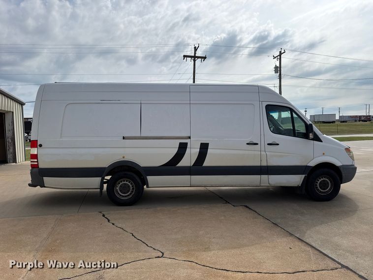 image for item FC4419 2011 Mercedes-Benz Sprinter van
