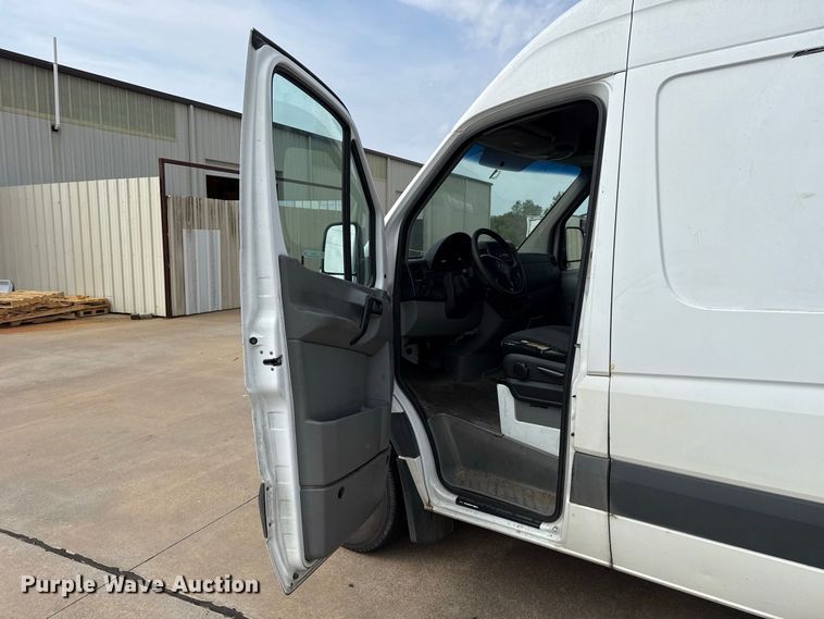 image for item FC4419 2011 Mercedes-Benz Sprinter van