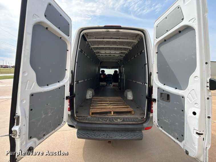 image for item FC4419 2011 Mercedes-Benz Sprinter van